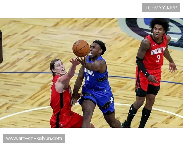 温班亚马禁区补扣震撼全场，篮球新星的崛起