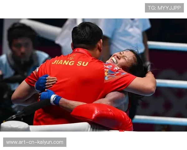 拳击冠军赛选手智慧打法成为媒体关注焦点